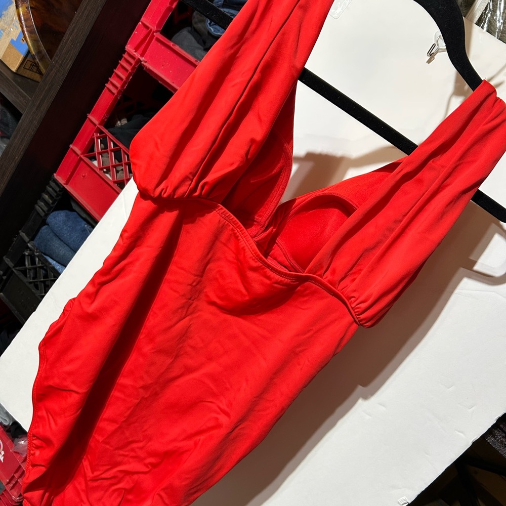 Swimsuit - Picture 2 of 6